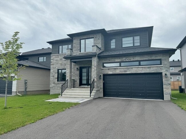 Building Photo - 305 Moonlight Dr