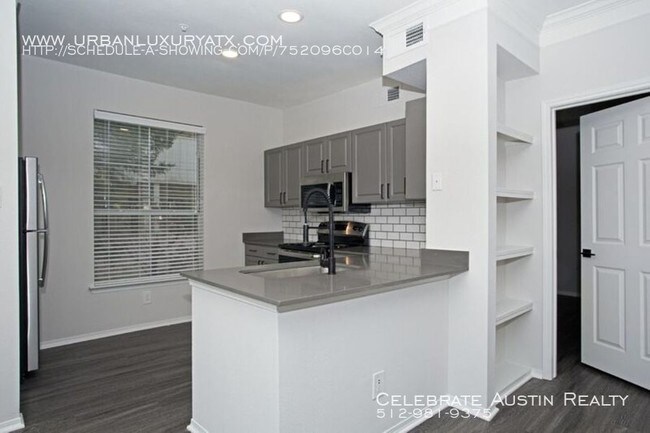 Photo - Statehouse Unidad 111