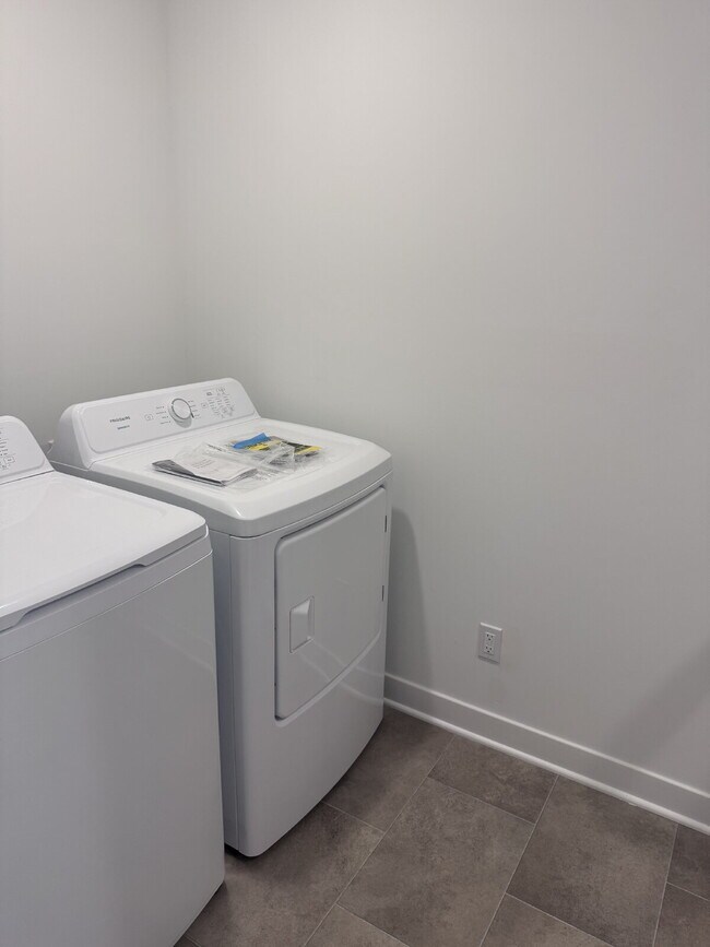 Photo - "Chic & Spacious 3-Bed Condo with Granite Elegance in Fishers!"