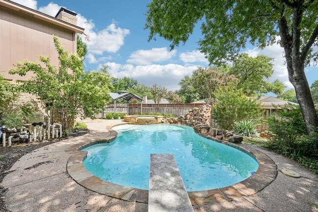 Building Photo - 4016 Willow Ridge Dr Rental