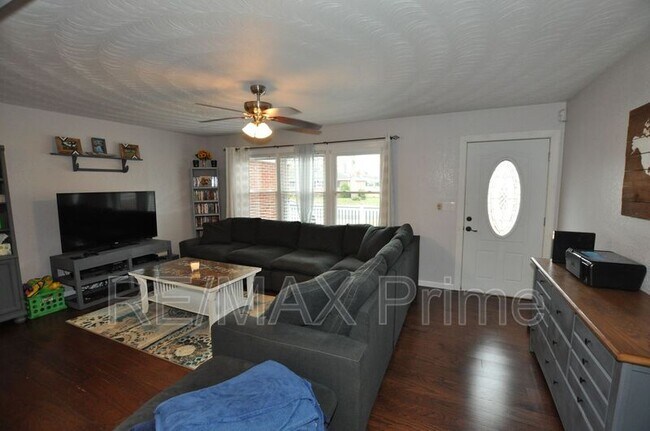 Photo - 2404 Meiggs Rd