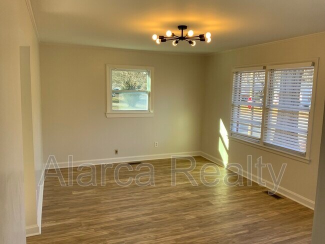 Photo - 3633 Carlyle Dr