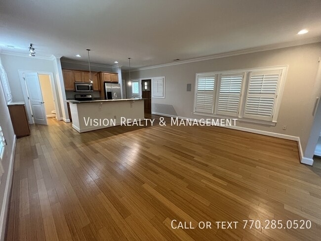 Photo - 977 Cummings St SE
