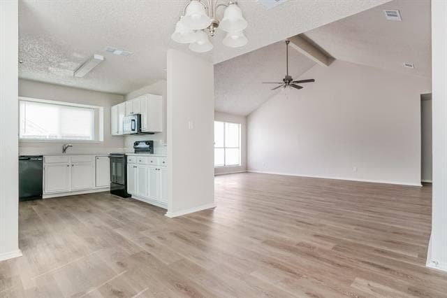 Photo - 900 Blewitt Dr