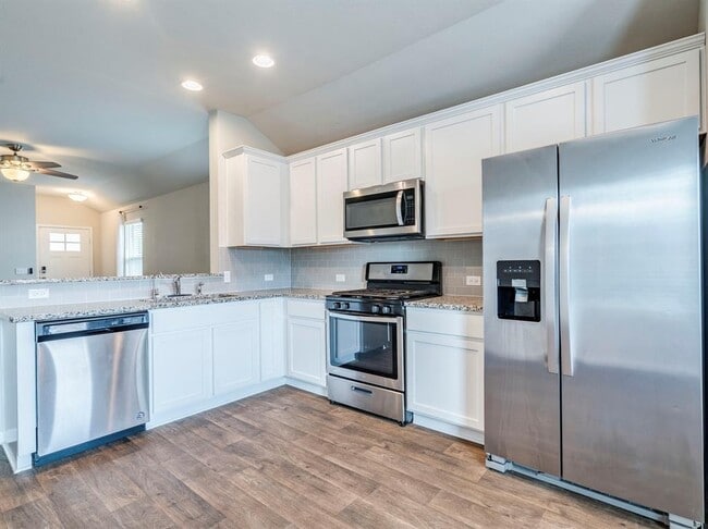 Photo - 217 Yoakum St