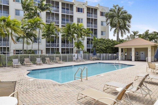 Photo - 3500 Oaks Clubhouse Dr Unidad 308