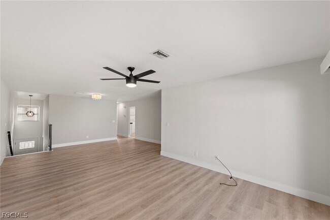 Photo - 1535 Trafalgar Ln