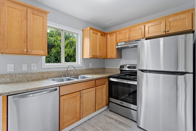 Photo - JOHN JAMES APTS