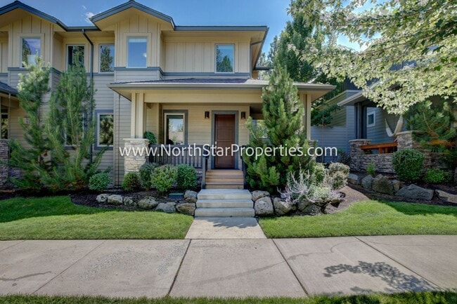 Building Photo - Town home located in west side Bend