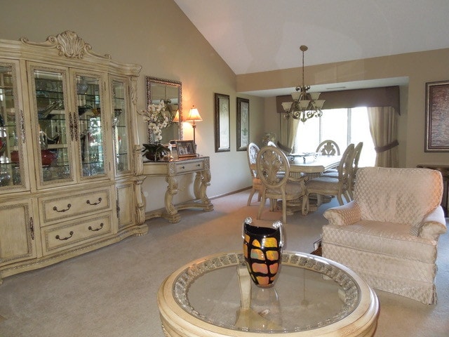 Amplia sala de estar - Regal Crest West & Regal Crest Village