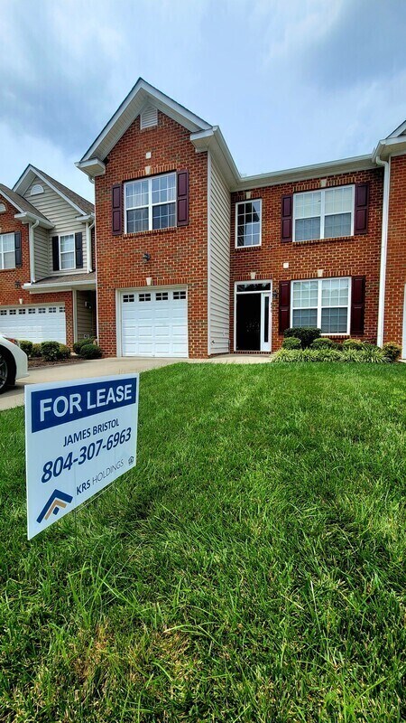 Photo - 864 Parkland Pl