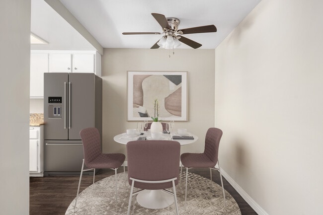 Las Flores Gardens Apartments