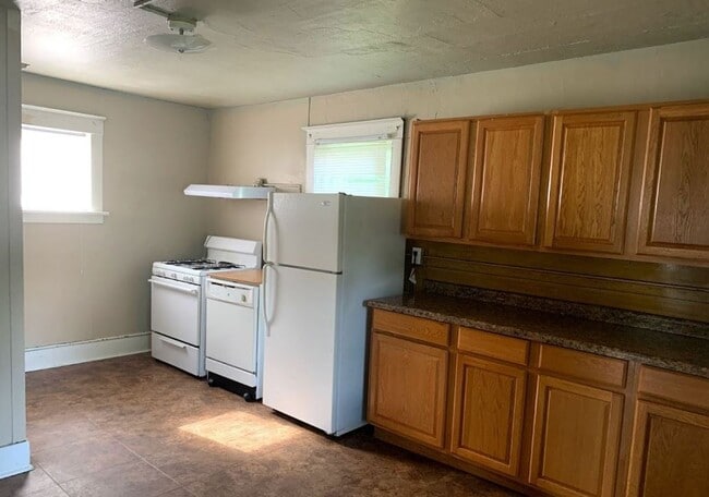 Photo - 830 Bowery St