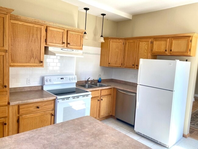 Photo - 305 8th Ave S