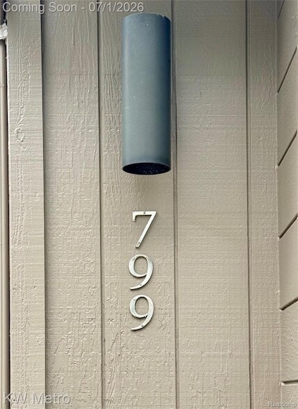 Photo - 799 Emmons Ave