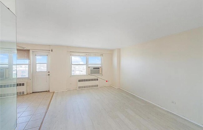 Photo - 2630 Cropsey Ave