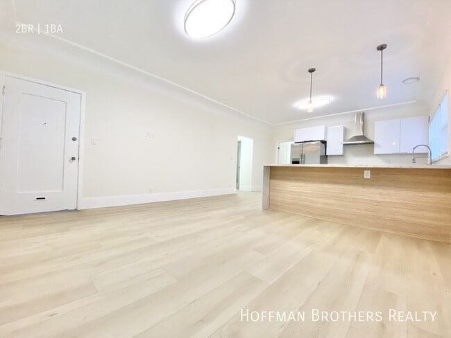 Photo - 865 N Las Palmas Ave Unit 865