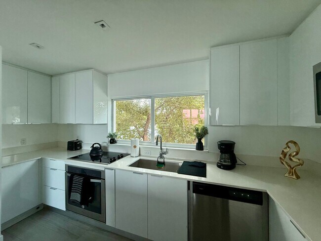 Photo - 8143 Harding Ave