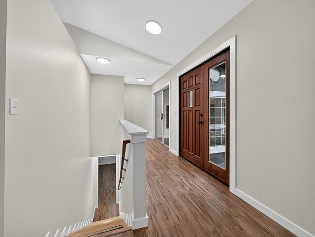 Photo - 5502 NE 10th St