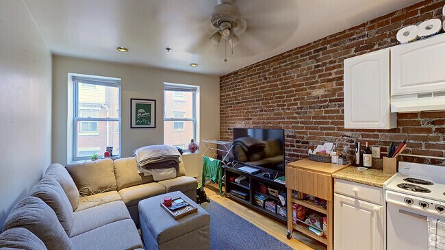 Building Photo - 96 Prince St Unit 10 Rental