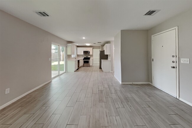 Photo - 9219 Palm Shores Dr