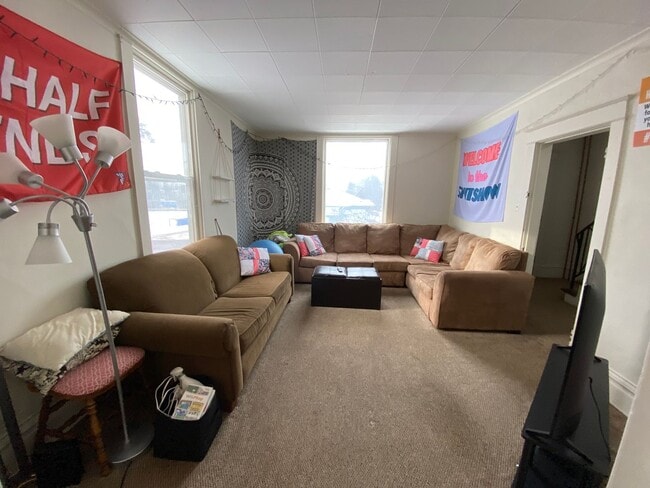 Building Photo - 1204 Kenwood Ave