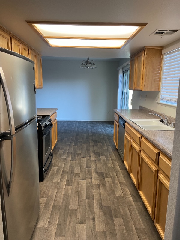 Photo - 527 Grundy Ave