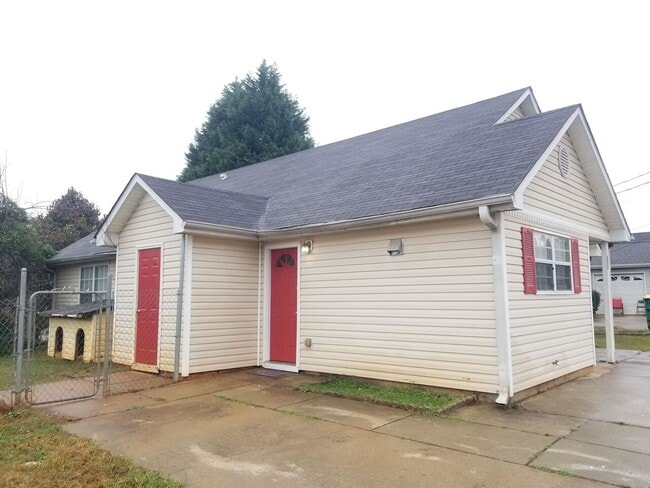 Photo - 686 Morrow Rd