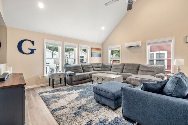 Photo - 1 Elm St Unidad 4