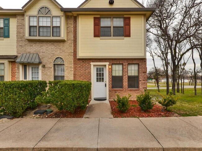 Photo - 202 S College St