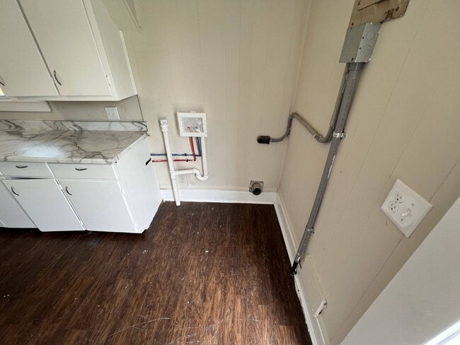 Photo - Newly renovated 2 bed 1 bath in Aurora, Missouri!
