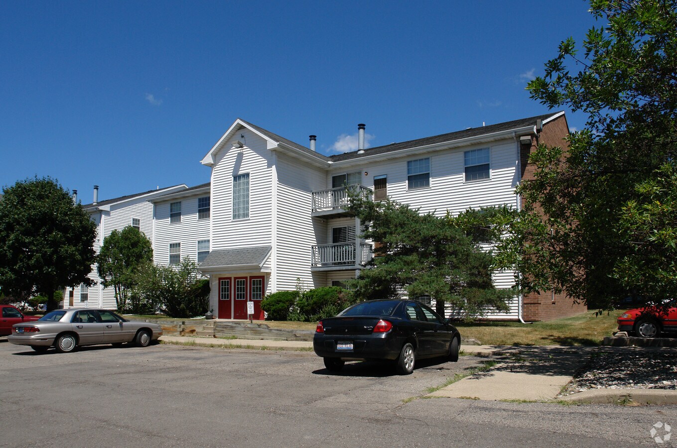 Photo - 1315-1335 Westview Ave
