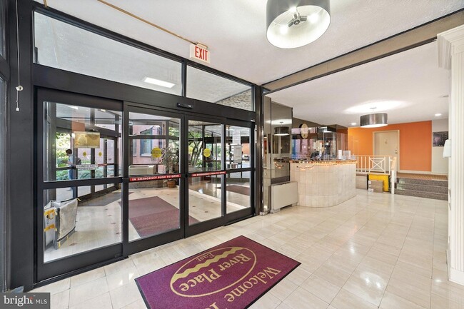 Photo - 1021 Arlington Blvd Unidad 709