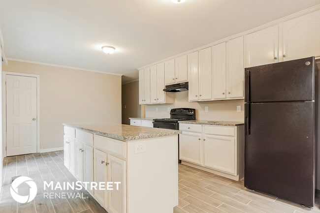 Photo - 1845 3rd Pl NE