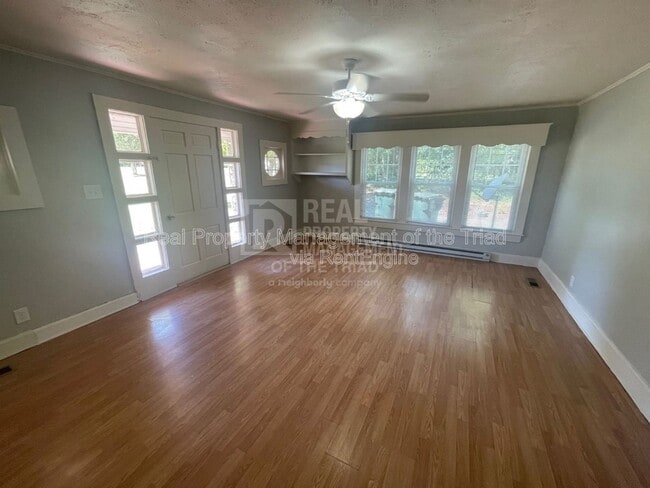Photo - 907 W Cooksey Dr