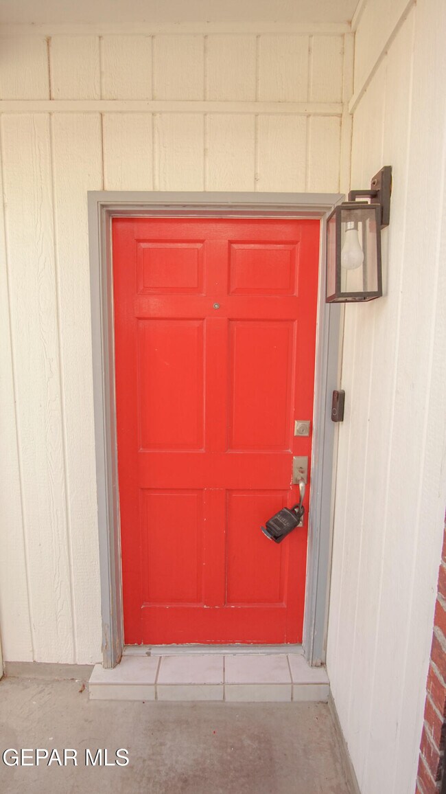 Photo - 2008 Rogelio Ave