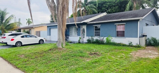 Building Photo - 426 SW 79th Ter Rental