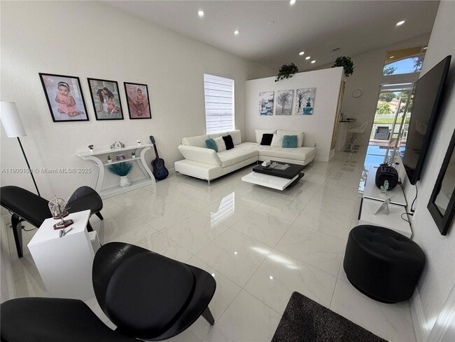 Photo - 2330 SW 132nd Wy