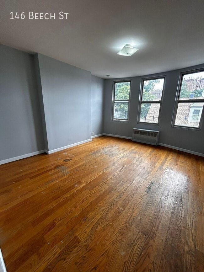 Photo - 146 Beech St