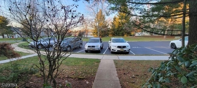 Building Photo - 6 Cabot Way