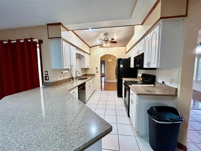 Photo - 25145 Mercedes Dr