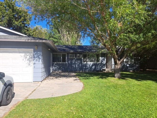 Photo - 1760 S Barlow Ln House