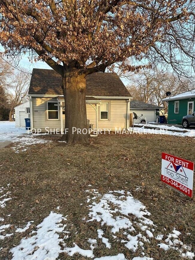 Building Photo - 1221 E 27th Ct Rental