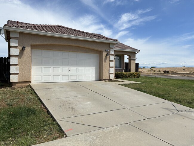 Photo - 3197 Dinkey Creek Ave