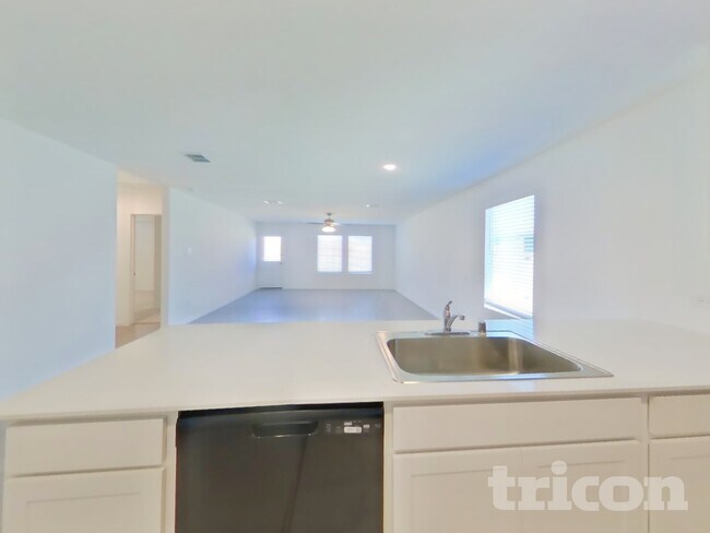 Photo - 1616 Parlier St