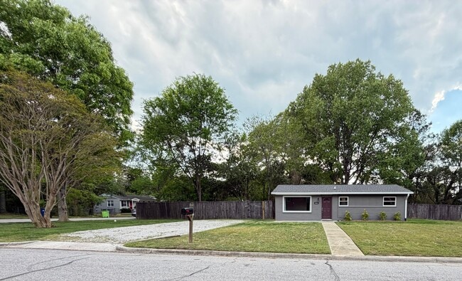 Photo - 1924 Hadley Rd