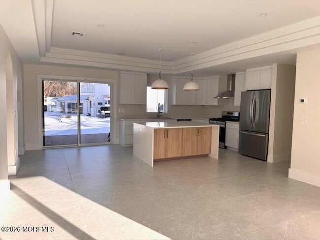 Building Photo - 7 Whalepond Rd