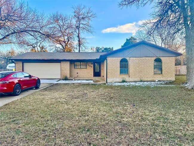 Photo - 1102 Serenada Dr