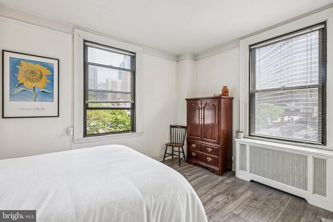 Photo - 2031 Locust St Unit 404