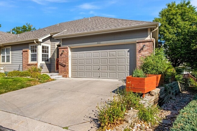 Building Photo - Spacious Patio Home 3 Bed 3 Bath